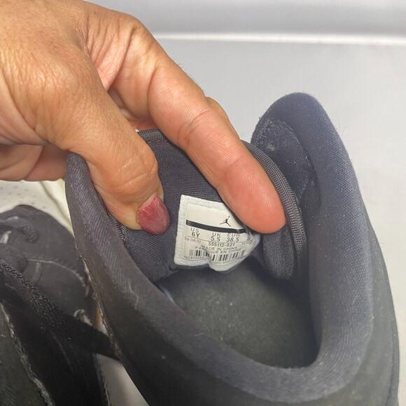 Nike Air Jordan 1 Mid Basketball Shoes Size 6Y - Picture 5 of 5